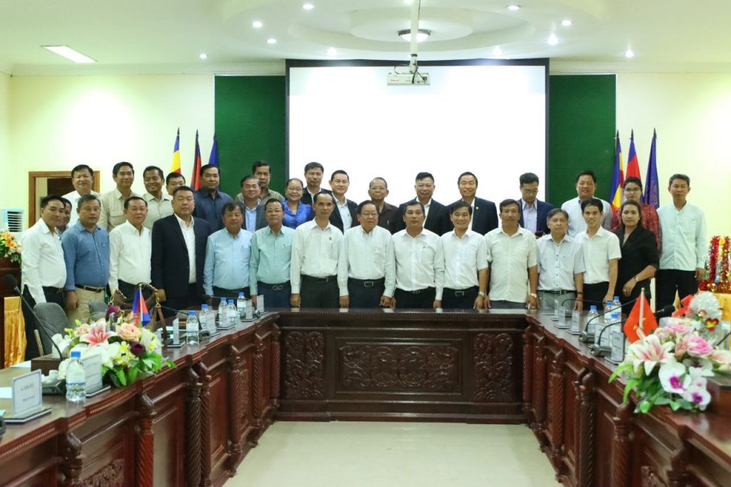 Các công ty cao su Cụm I tại Campuchia chúc Tết cổ truyền Chol Chnam Thmey